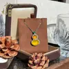 Pingente Oval de Ágata Calcedônia Verde Gelo Natural com Cravação Completa de Diamantes e Pedra Brilhante, Corrente de Joia Elegante e Luxuosa para Mulheres