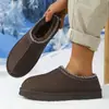 Nuevas botas de nieve UG 2025, disponibles en tallas grandes para ventas transfronterizas, con un diseño de suela delgada estilo étnico y estilo de pareja, así como pantuflas de algodón para mujer