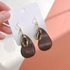Producto pulido nuevos pendientes pendientes geométricos de madera ganchos para la oreja mujer personalidad retro pendientes de estilo nacional fabricantes al por mayor