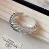 Pulsera Abierta Mate Cruz Doble Capa Simple Lujo Ligero Alta Gama Pulsera Versátil Estilo Retro Frío Pulsera para Viajero