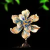 Broche de Magnolia Esmaltado Estilo Chino Broche de Flor de Color Graduado de Trabajo Pesado Accesorios de Vestimenta Formal para Banquetes de Mujeres