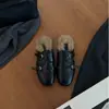 Primer Encuentro Temporada 2026 Otoño Nuevas Pantuflas de Piel con Puntera Brogue Británica Retro para Usar Afuera