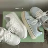 Tênis Feminino de Solado Grosso 2026 Novo Outono Sapatos Brancos Versátil Confortável Aumentador de Altura Mocassins Estrela Sapatos Casuais