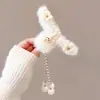 Pinza para el pelo de felpa con lunares de alta gama 2026, Pinza de tiburón moderna y exquisita para mujer, Versátil para el uso diario y el trabajo, Accesorio para el cabello