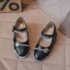 2026 Novos Saltos Altos de Princesa para Meninas com Flores de Strass, Sapatos Mary Jane, Sapatos de Performance Infantil, Sapatos Rasos Single de Solado Macio