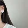 Estilo de Nicho Exquisito con un Toque de Lujo, Aretes Minimalistas y Frescos, Pequeños y Super Brillantes, Aretes de Mariposa Hueca de Perla Simples y de Moda