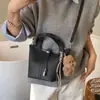 Bolsa Balde Portátil de Textura Fashion Estilo Coreano Inverno 2025 Bolsa de Ombro Tendência Feminina Bolsa Transversal de Grande Capacidade
