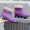 Botas de lluvia de algodón de caña alta, antideslizantes, forradas de polar, cubrezapatos impermeables, cubrezapatos de goma, botas de agua, de media pantorrilla para mujer, aptas para cocina, cálidas, botas de caña corta