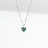 Collar Único de Acero de Titanio con Corazón de Doble Cara para Mujer, Cadena para Clavícula de Lujo Ligero Estilo Europeo y Americano, Cadena de Cuello de Corazón Rojo Pequeño Versátil de Diseño Moderno