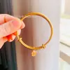 Pulseira push-pull banhada a ouro de fornecimento ao vivo para mulheres, marca da sorte simples, pulseira de anel liso, pulseira lisa, treme ao vivo, atacado