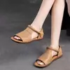 Sandálias de Design Estilo Retro Hong Kong para Mulheres, Novidade Verão 2026 Casuais de Salto Baixo Bico Fechado Bico Aberto Antiderrapantes Sandálias para Mãe