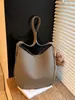 2025 Nueva Moda Otoño e Invierno Bolso de Hombro Bolso Cruzado Sencillo Bolso Cubo de Gran Capacidad Textura Granulada Bolso de Axila