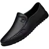 Zapatos nuevos de cuero para hombre, zapatos casuales de cuero, mocasines de negocios modernos de alta gama con suela blanda para hombre