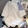Camiseta Gris de Manga Corta con Lazada a Cuadros 2026 Verano Diseño Estilo Universitario Top de Media Manga para Mujer