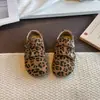 Zapatos Birkenstock para Niños 2026 Primavera/Otoño Nuevo Estilo Mocasines con Suela Suave para Niñas Estampado de Leopardo Zapatos Pequeños de Piel para Niños