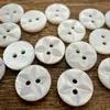 18L Hebei Duplo Branco Esculpido 2 Furos Concha Genuína Botão para Camisa Tricô Cardigã Saia Estrela em Forma de Flor