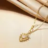 Collar de Acero de Titanio Estilo Cruz para Mujer, Colgante en Forma de Corazón, Joyería Geométrica de Nicho de Lujo Ligero, Cadena para Clavícula, Envío Directo