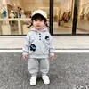 Nueva Sudadera con Capucha para Niños Otoño Estilo Coreano con Capucha Casual Versátil Elegante Conjunto de Ropa Deportiva Nueva Engrosada