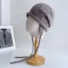 Popular sombrero de orejeras con cordón de celebridad de Internet para mujer, sombrero holgado cálido de otoño e invierno, sombrero de punto de mezcla de lana, sombrero versátil para el frío, moderno