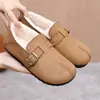 Solado macio de poliuretano Novo estilo de inverno Solado macio Antiderrapante Sapatos de pano Old Beijing Femininos Com veludo extra Espessados Quentes Sapatos para Mãe