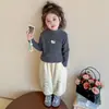 Camisa de Base Feminina com Gola Alta Meia e Forro de Fleece para Outono e Inverno Camiseta Listrada de Fleece Infantil Peça Única para Bebês Meninas com Mangas Longas e Roupas de Outono