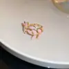 Anel Largo Vintage de Diamante Usado Estilo Palácio Retrô Anel para Dedo Indicador Luxo Acessível Joias de Alto Padrão Atacado para Mulheres