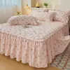 Faldón de cama acolchado con estampado floral pequeño, pieza única, antideslizante, sábana de cama completamente cerrada con faldón, ocultando el dobladillo inferior, funda de almohada, juego de tres piezas