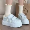 Zapatillas Blancas de Suela Gruesa con Velcro para Niñas Modelo Nuevo 2026 Zapatos Deportivos Estudiantiles con Punta de Goma Mocasines Versátiles para Niñas
