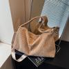 Bolso de mano a rayas de gran capacidad para otoño e invierno, estilo cruzado, sencillo y ligero, para mujer, 2024