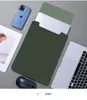 Funda para portátil compatible con MacBook Neo, hecha de material de cuero en la misma serie de colores, ofreciendo un toque premium