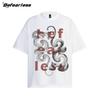 Camiseta Retrô Americana com Letra de Cobra de Manga Curta para Homens e Mulheres Moda de Verão Marca High Street Solta Combina com Tudo Casal Top de Meia Manga