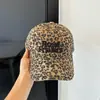 Gorra de Béisbol Bordada con Letras Estampado de Leopardo Retro Americano para Mujer, Sombrero de Pico Adelgazante, Ala Ancha, Circunferencia de Cabeza Grande, Corona Suave
