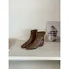 Primeiro Encontro Botas Elásticas Slim de Bico Quadrado que Aumentam a Altura Sazonal Botas de Cano Curto Femininas Outono/Inverno 2026 Confortáveis Versáteis Zíper nas Costas Botas Martin
