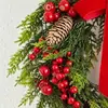 Corona Navideña Transfronteriza de Pino y Ciprés con Frutos Rojos Adorno Colgante Colgante de Puerta Navideño Colgante de Pared Corona de Enredadera Fabricante Venta al por Mayor