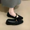 Primeiro Encontro com os Sapatos Mary Jane Quadrados Confortáveis de Solado Macio, Estilo Retrô Francês, Lançamento Primavera 2026, com Laço de Flor de Camélia