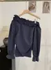 Camisa Omalai con Escote Asimétrico Hombros Descubiertos Fruncida de Manga Larga para Mujer, Nuevo Estilo Primavera Temprana, Top Fruncido a la Cintura con Rayas Verticales 6846