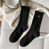 Meias de Meia-Cana Estilo Coreano Ins para Menina Inverno Caxemira Botão de Concha Meias de Veludo de Coelho Quentes Espessas Macias Cerosas Empilháveis para Mulheres