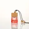 Botella de ambientador de coche de colores, forma cuadrada con correa para colgar, tapa de madera, colgante difusor de coche, botella de recarga de aceite esencial de perfume