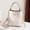 2026 Cor Sólida Elegante Padrão Crocodilo Embossado Bolsa de Ombro Simples e Elegante Alta Qualidade Bolsa Transversal Tipo Balde Atacado