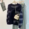 Suéter de Lã Ártica com Gola Azul Marinho e Listras no Ombro Raglã Feminino Outono Nova Chegada Top de Tricô Falso Duas Peças