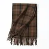 Bufanda gruesa de cuadros para otoño e invierno para niñas, calentador de cuello de invierno para parejas y estudiantes, elegante y cálido para ir al trabajo, chal con flecos estilo coreano