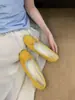 Sapatos Amarelos com Elevação Interna para Mulheres, Novo Estilo Primavera 2026, Adequados para Combinar com Saias, Sapatilhas de Cetim com Laço