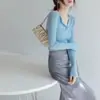 Camiseta interior de punto con cuello en V rojo para Año Nuevo y Navidad para mujer otoño e invierno nueva cálida ropa interior estilo deseo puro camiseta de manga larga suéter