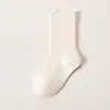 2025 Nuevo Tipo Otoño e Invierno a Algodón Versátil Sin Costuras Niños y Niñas Niños Calcetines de Media Pantorrilla Transpirables Absorbentes de Sudor Venta al por Mayor