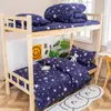 Conjunto de quatro peças com estampa de letras pretas da moda, lençol de cama de estilo nórdico com listras no verso, roupa de cama macia para adolescentes para todas as estações