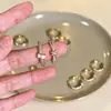Anillo de Lazo con Pedrería de Lujo Ligero Francés para Mujer Cuadrado de Nácar Abierto Ajustable Anillo para Dedo Índice Suave Nicho Apilamiento Dorado