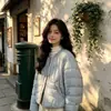 2026 Moda Nuevo Estilo Holgada de Alta Gama Patchwork Chaqueta de Algodón para Mujer Invierno Corta Cálida Adelgazante Abrigo para Petite