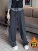 Pantalones gruesos de pierna ancha con forro polar estilo europeo para mujer, nueva colección de invierno 2026, diseñados para figuras tipo pera, corte holgado, efecto adelgazante, pantalones casuales de pierna recta