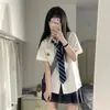 Camisa de Manga Corta Estilo Universitario JK para Mujer Camisa Blanca Básica Bordada Estilo Escolar Top Holgado Versátil