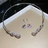 Aretes con Borlas de Gota de Agua Incrustadas de Diamantes y Conjunto de Dos Piezas de Collar, Cadena de Clavícula Personalizada de Moda y Exquisita, Collar de Lujo Ligero y de Gama Alta para Mujer